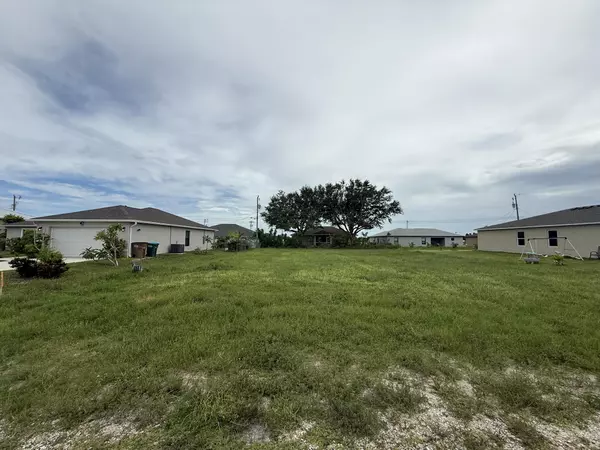 Cape Coral, FL 33909,916 NE 9th TER