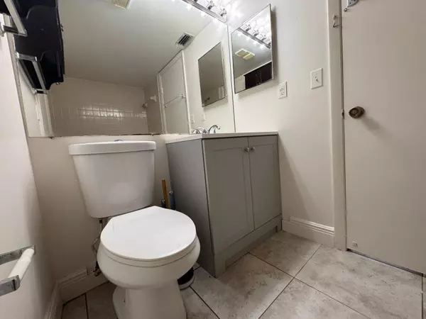 Coconut Creek, FL 33073,5055 Wiles RD 206