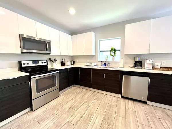 West Palm Beach, FL 33405,745 Tallapoosa ST