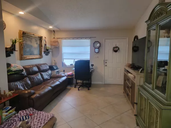 Fort Pierce, FL 34950,2002 S 10th ST Apt D