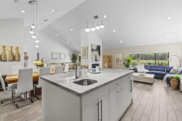 Boca Raton, FL 33428,10718 Boca Woods LN