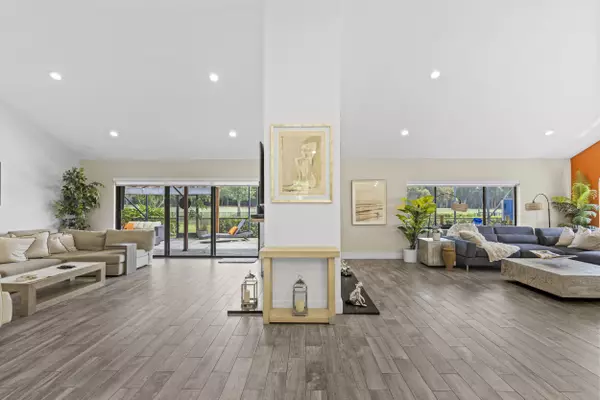 Boca Raton, FL 33428,10718 Boca Woods LN