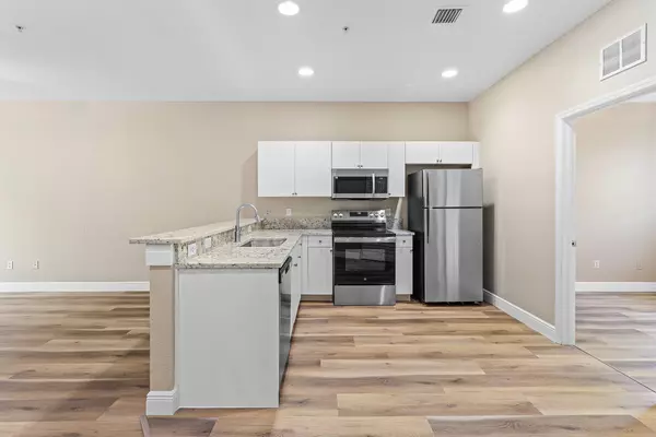 Riviera Beach, FL 33404,1982 Freeport LN