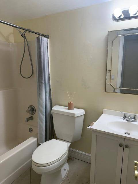 Boca Raton, FL 33433,21911 Lake Forest CIR 201