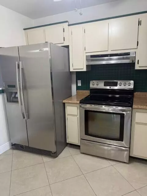 Boca Raton, FL 33433,21911 Lake Forest CIR 201