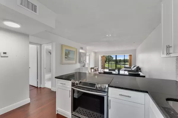 Lake Worth, FL 33467,4489 Luxemburg CT 306