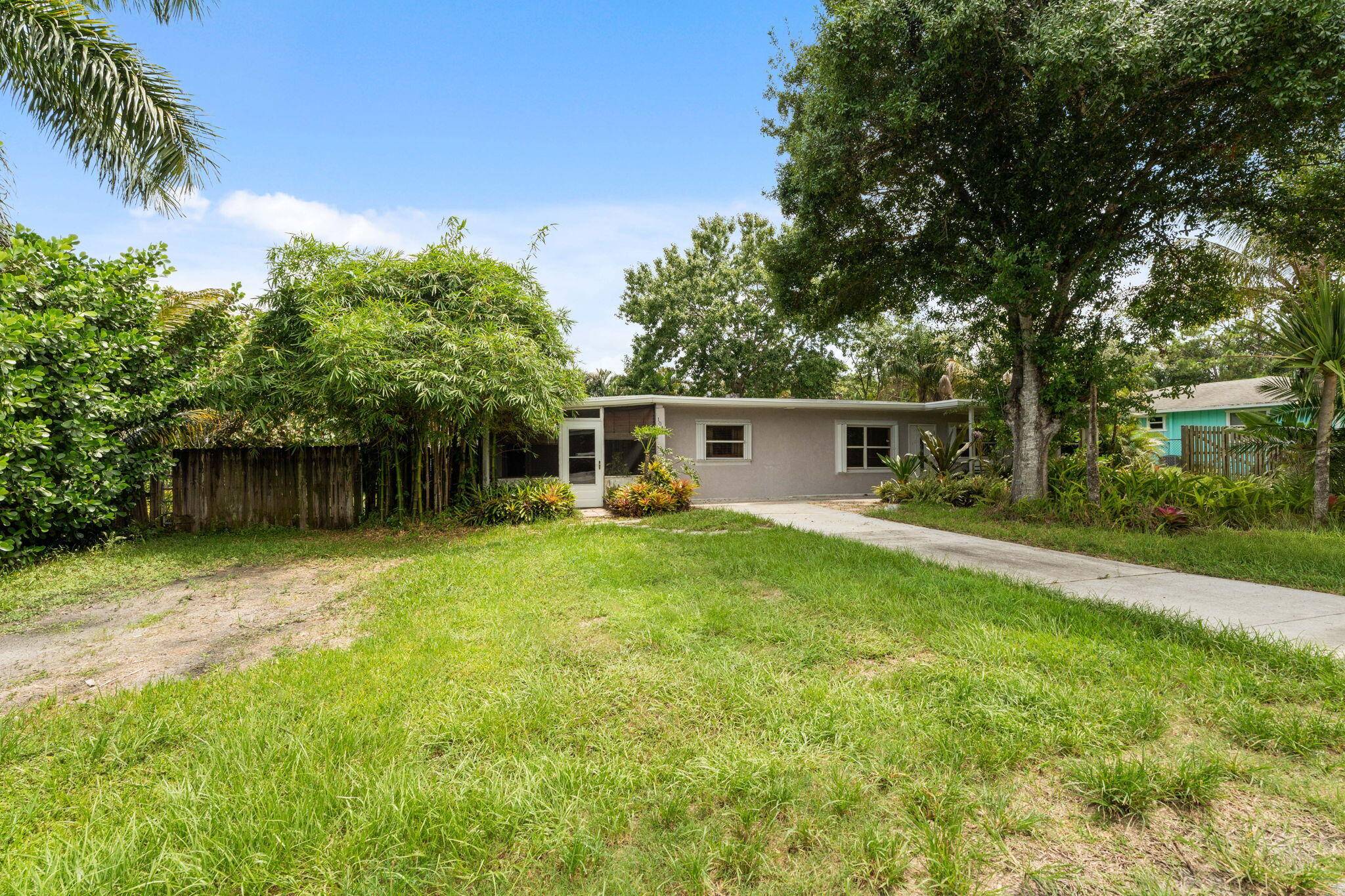 1048 SW 36th TER, Palm City, FL 34990