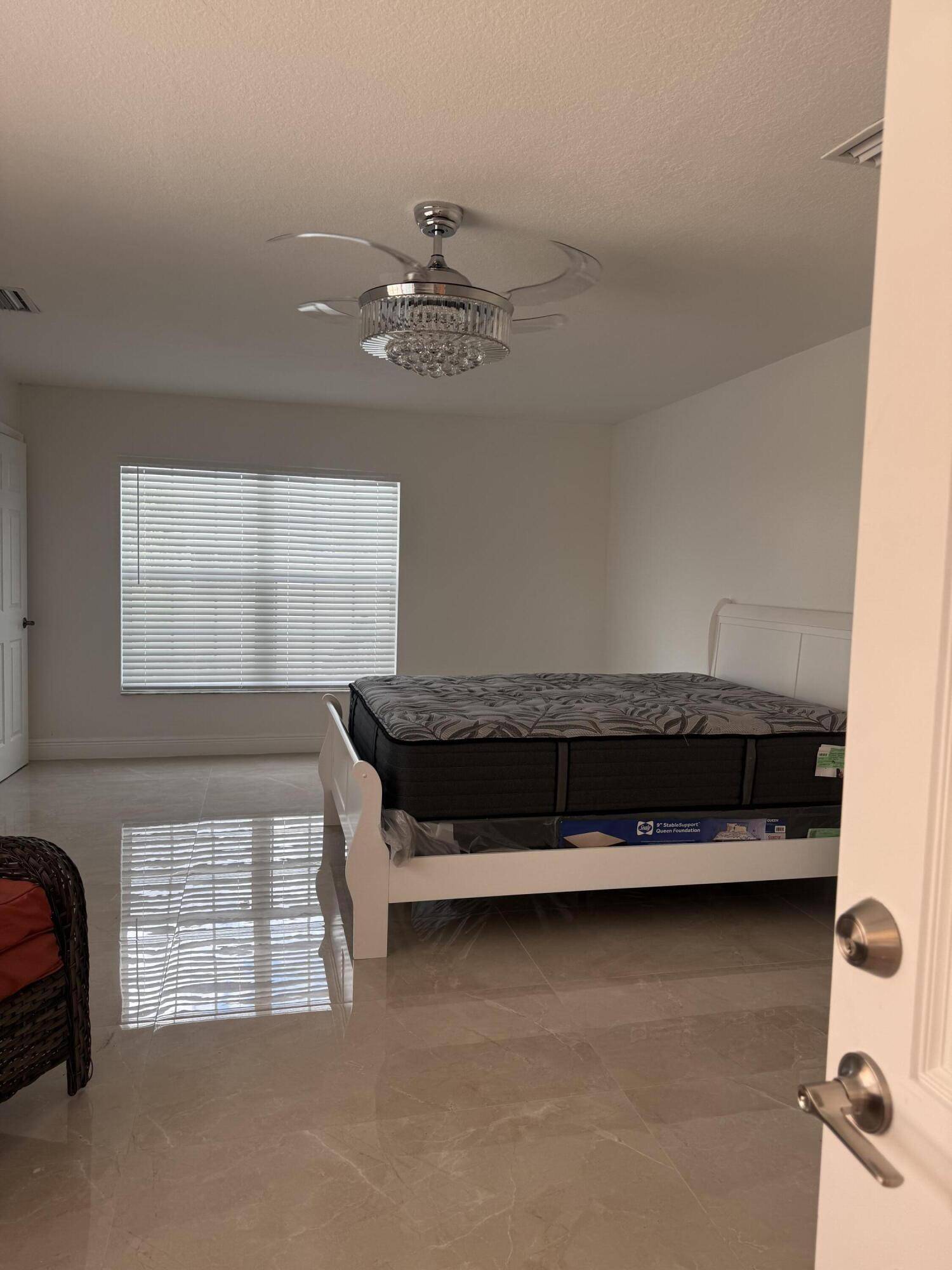 Port Saint Lucie, FL 34953,592 SW Tarra AVE