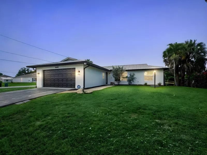 2501 SW Beverly ST, Port Saint Lucie, FL 34953