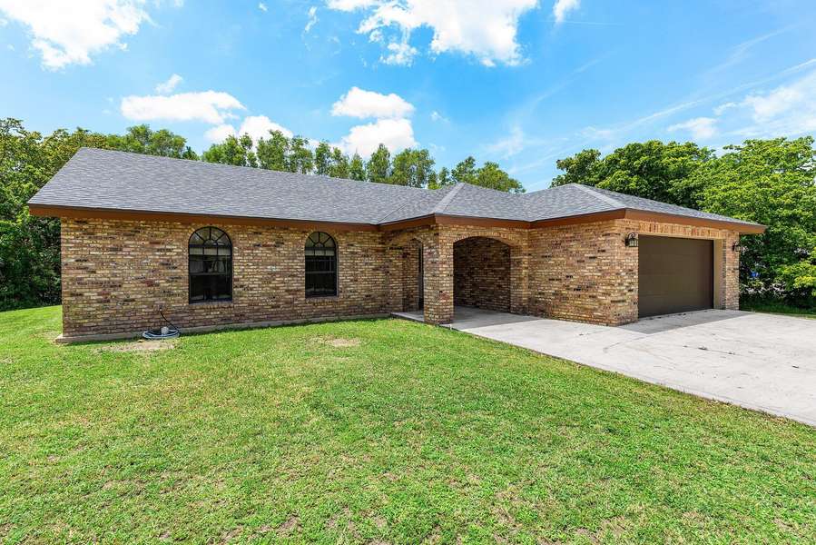 18142 N 43rd RD, Loxahatchee, FL 33470