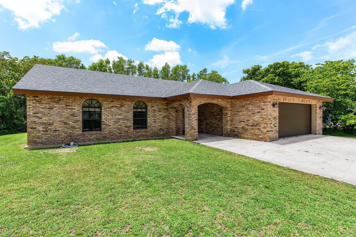 Loxahatchee, FL 33470,18142 N 43rd RD