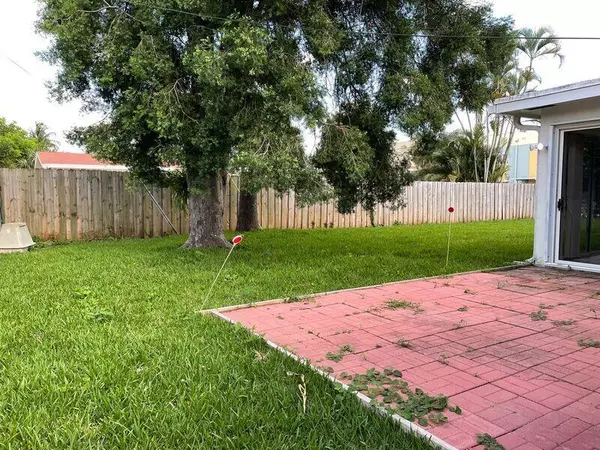 Palm Beach Gardens, FL 33410,499 Iris AVE