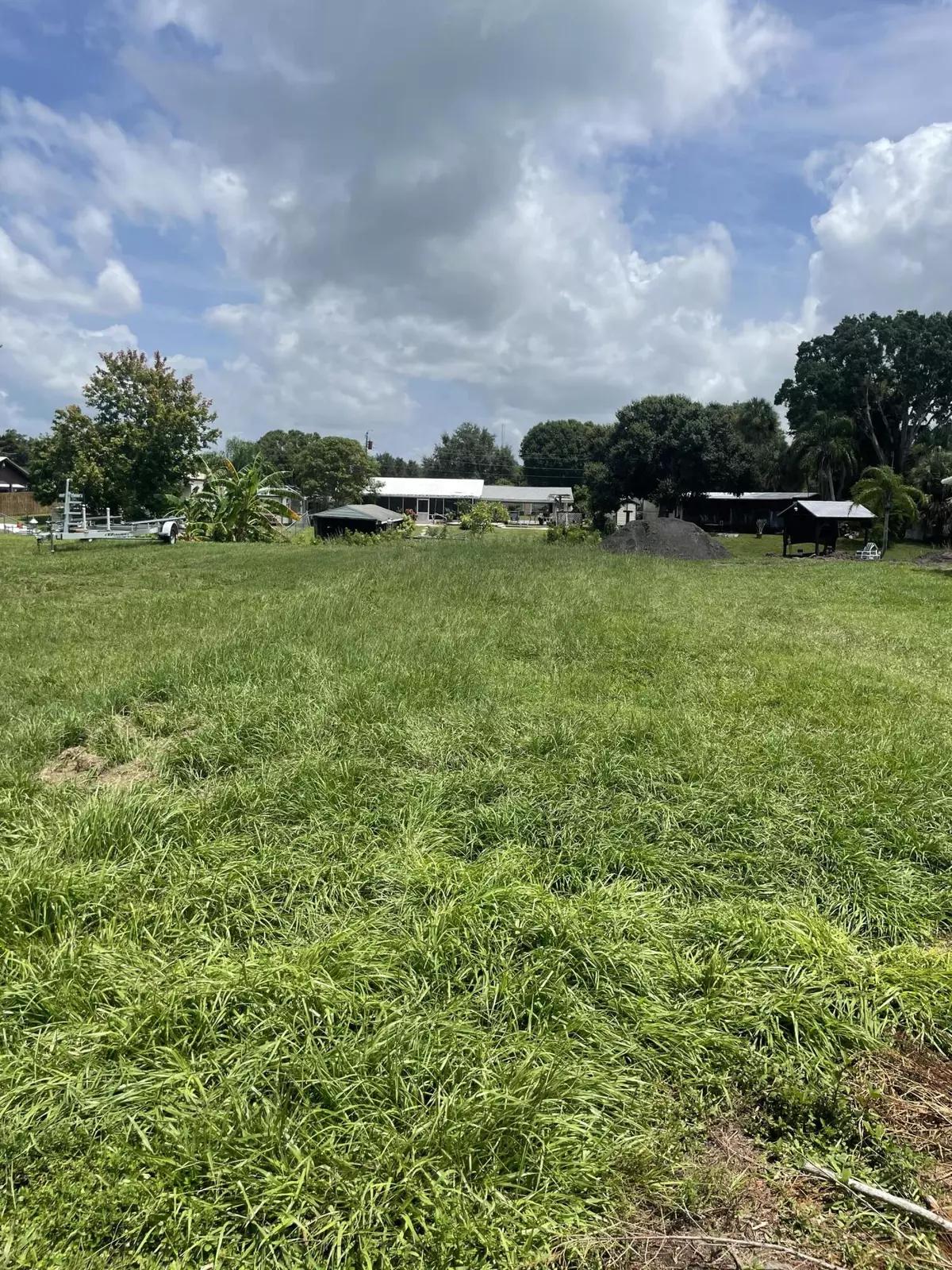 Okeechobee, FL 34974,3647 SE 27th ST