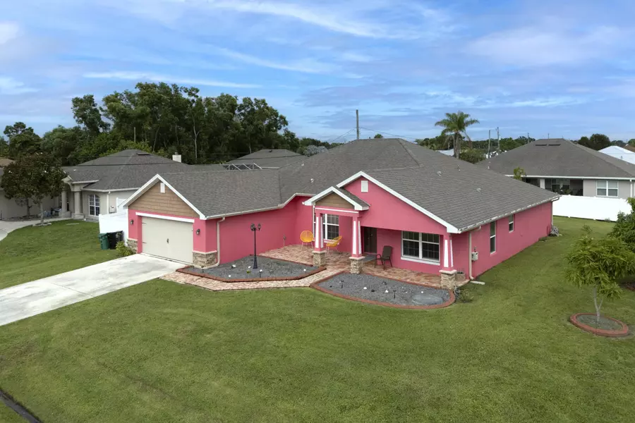 5000 NW Edgarton TER, Port Saint Lucie, FL 34983
