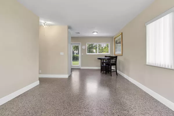 West Palm Beach, FL 33405,906 Lytle ST