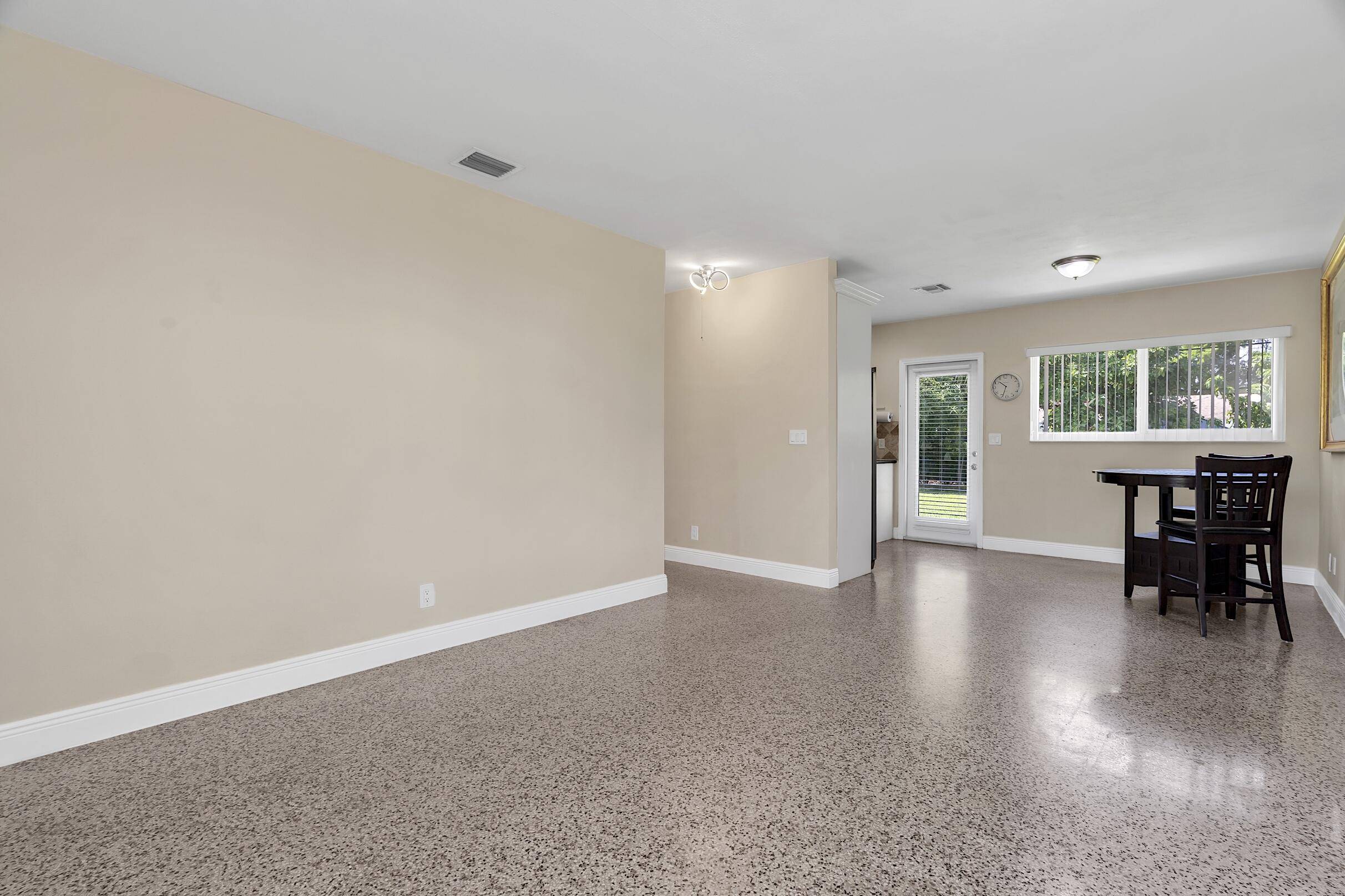 West Palm Beach, FL 33405,906 Lytle ST