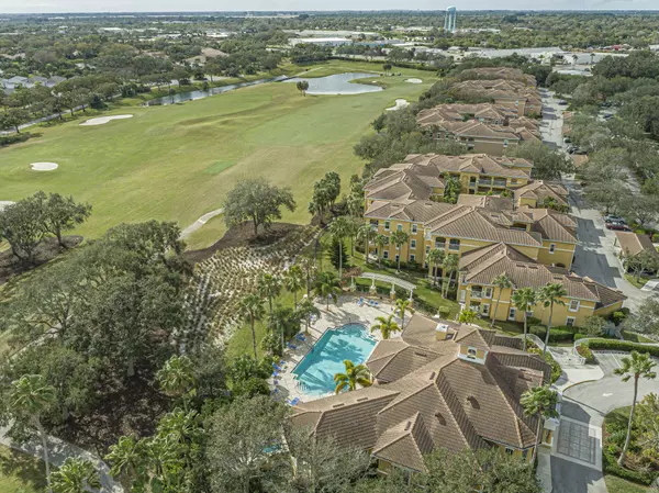 5095 Fairways CIR I-203, Vero Beach, FL 32963