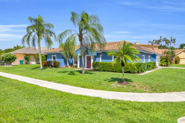 33 Chestnut TRL, Tequesta, FL 33469