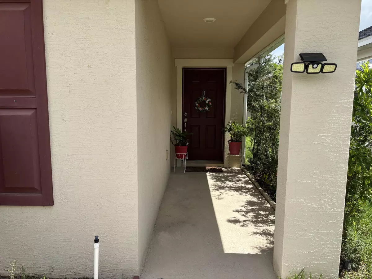 Port Saint Lucie, FL 34983,5850 NW Pine Trail CIR