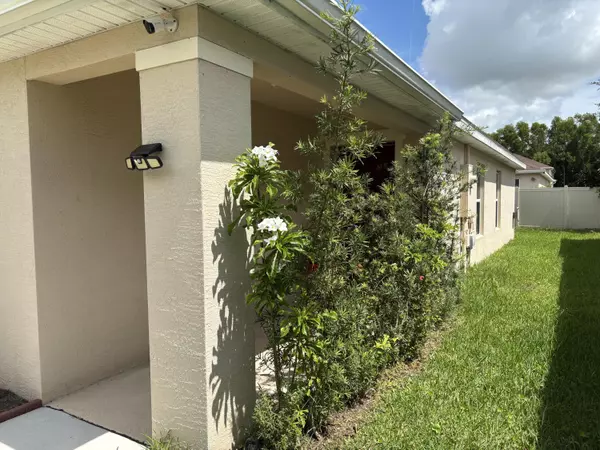 Port Saint Lucie, FL 34983,5850 NW Pine Trail CIR