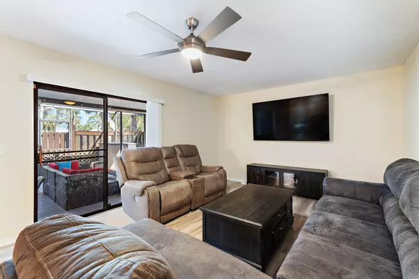 Port Saint Lucie, FL 34953,402 SE Castle CT B