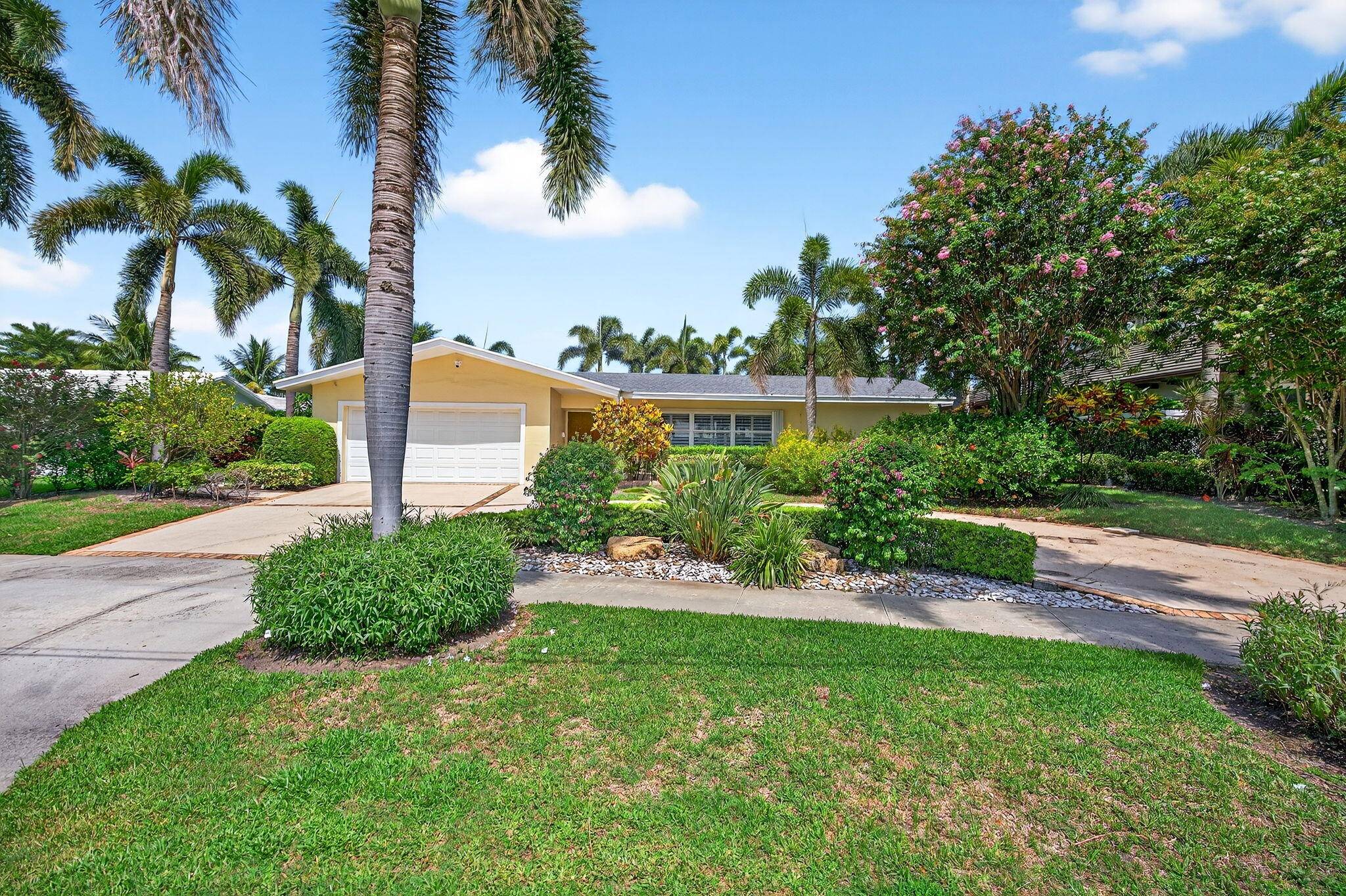 North Palm Beach, FL 33408,728 Waterway DR