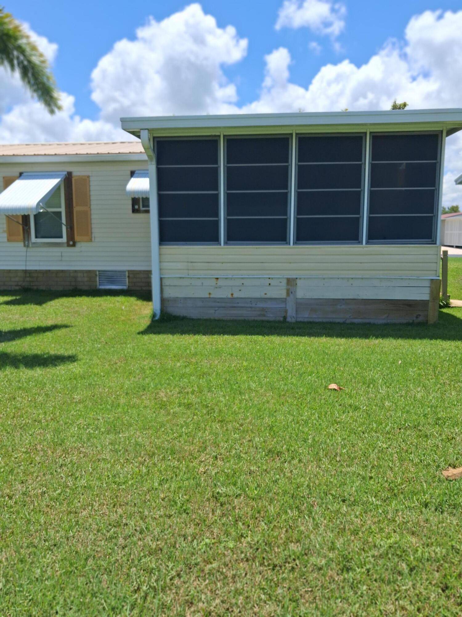 Okeechobee, FL 34974,1660 SW 35 CIR