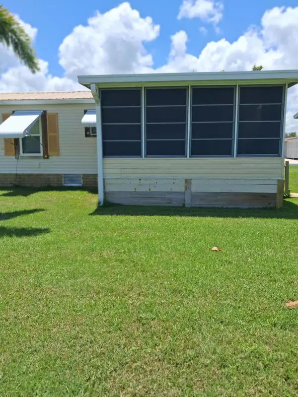 Okeechobee, FL 34974,1660 SW 35 CIR