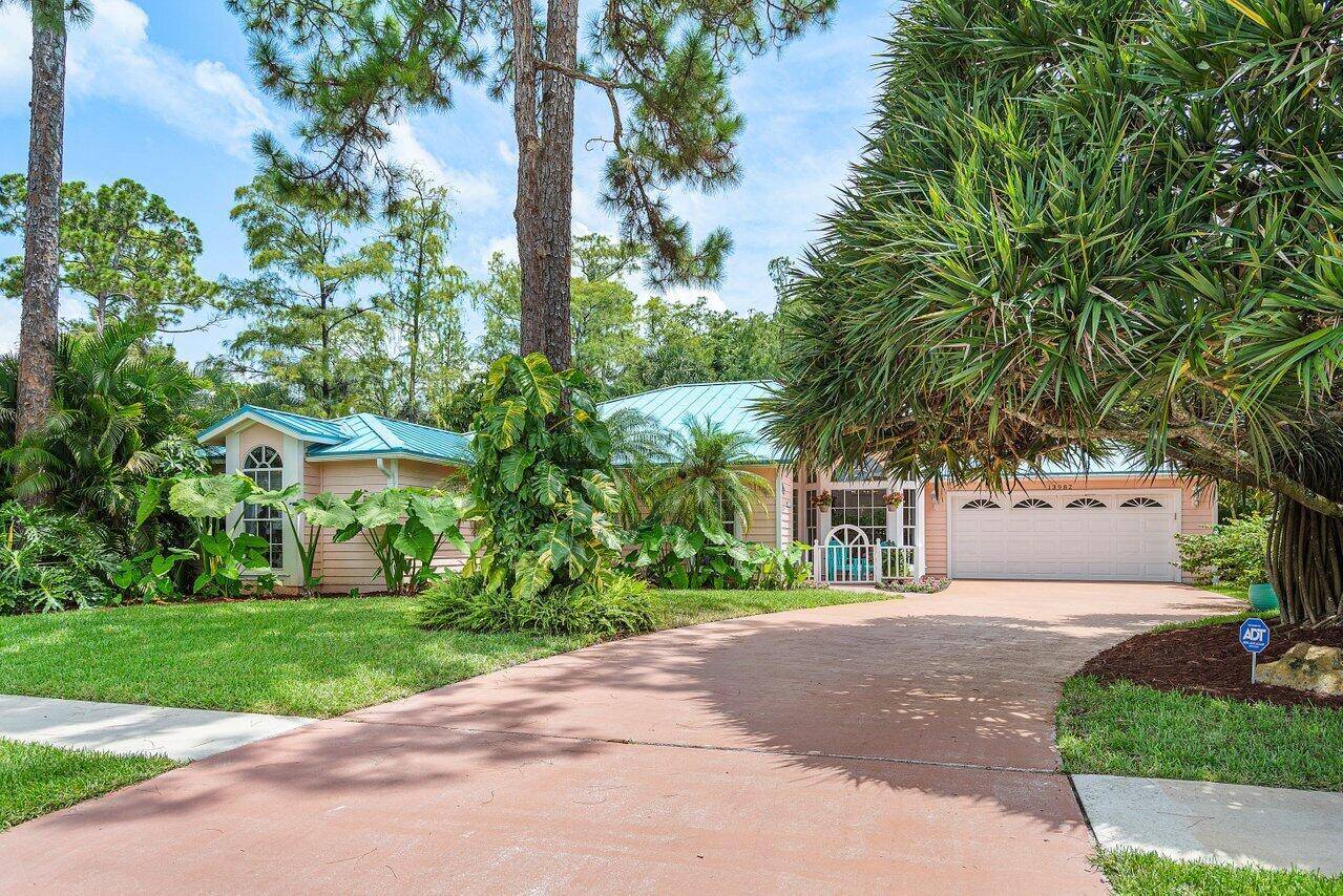 13982 Paddock DR, Wellington, FL 33414