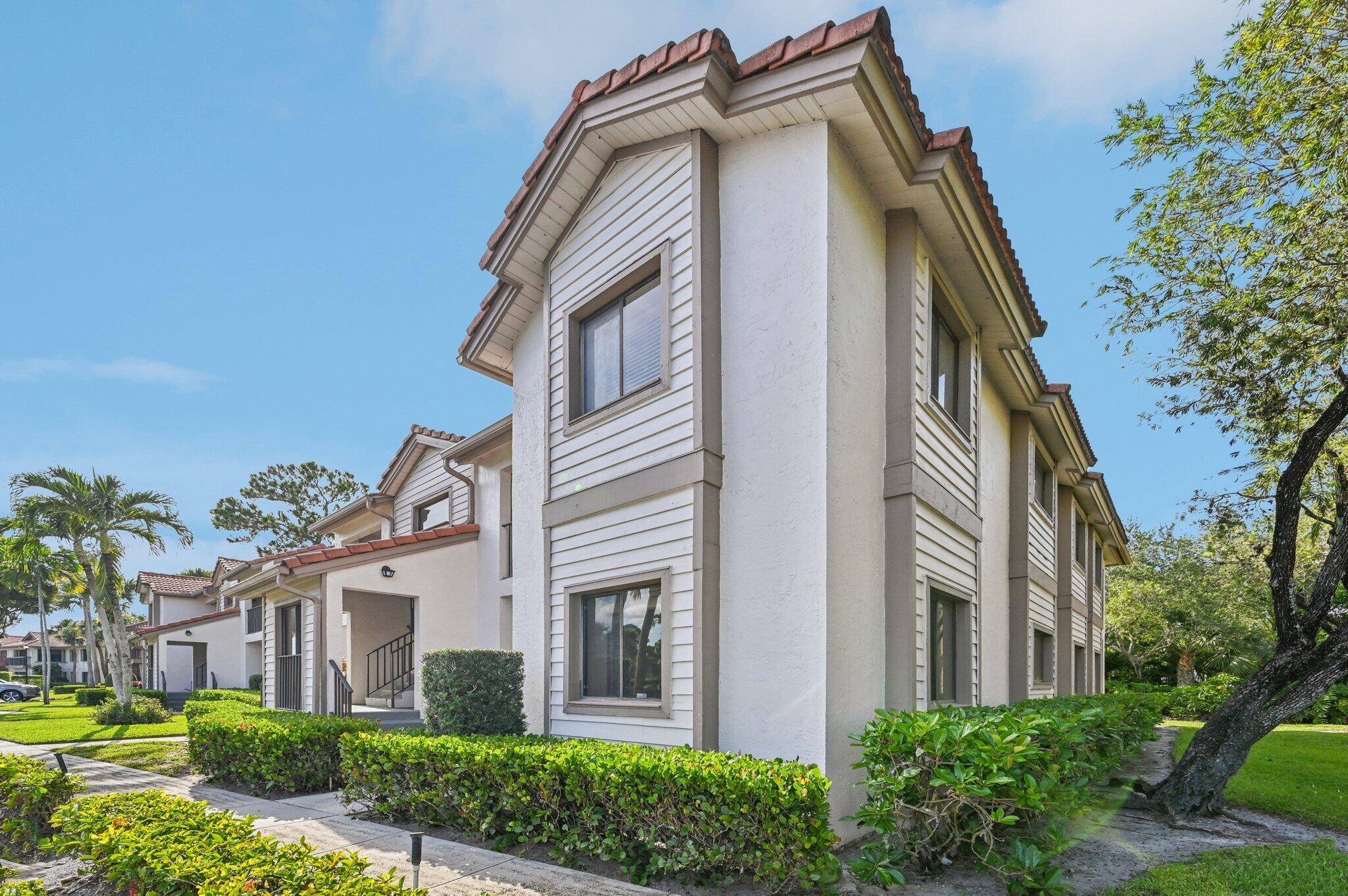 1103 Duncan CIR 104, Palm Beach Gardens, FL 33418