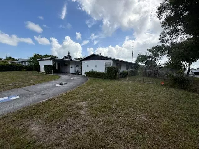 210 W 23rd ST, Riviera Beach, FL 33404