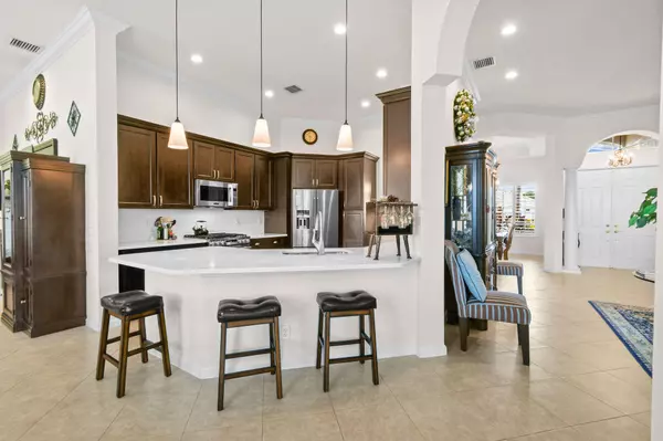 Port Saint Lucie, FL 34986,307 NW Bayside CT