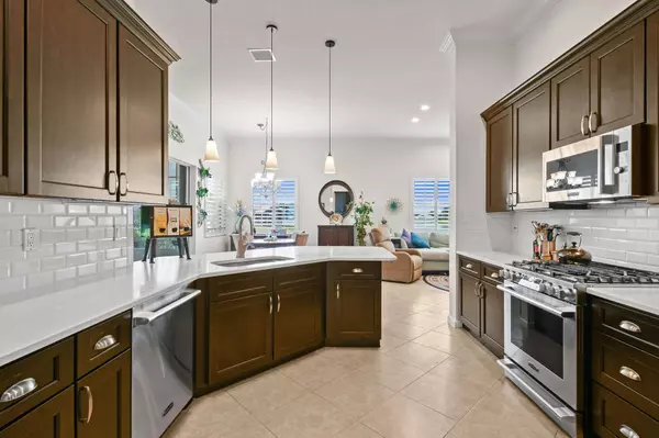 Port Saint Lucie, FL 34986,307 NW Bayside CT