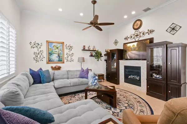 Port Saint Lucie, FL 34986,307 NW Bayside CT