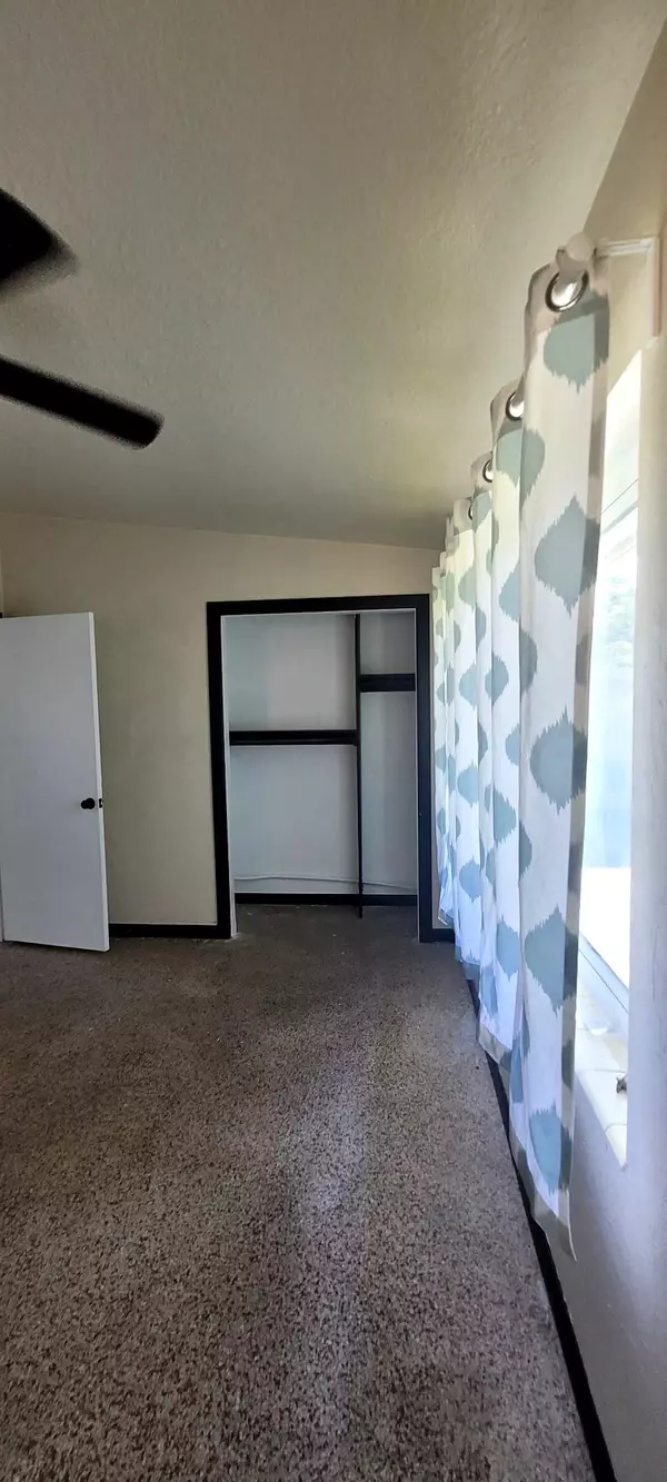 Plantation, FL 33317,4330 SW 10th ST