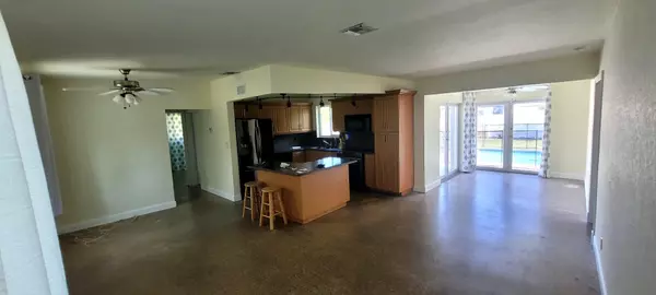 Plantation, FL 33317,4330 SW 10th ST