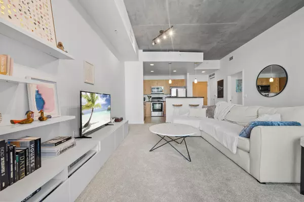 West Palm Beach, FL 33401,300 S Australian AVE 1021