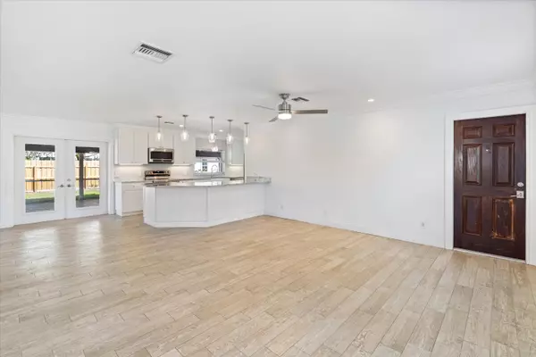 Boca Raton, FL 33486,799 NW 7th DR