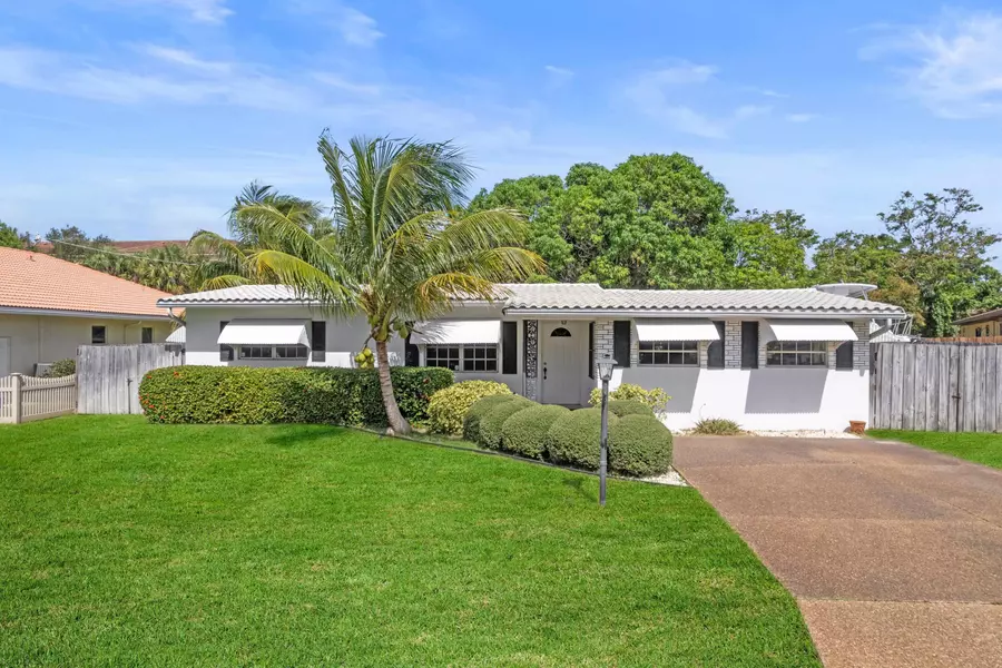 2175 NW 3rd CT, Boca Raton, FL 33431