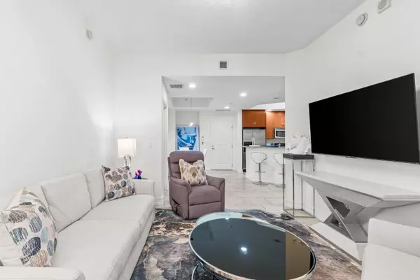 West Palm Beach, FL 33401,701 S Olive AVE 807