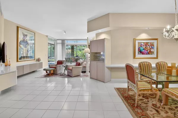 Boca Raton, FL 33434,21260 Clubside DR A