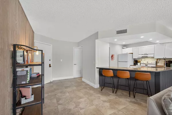 Jupiter, FL 33477,1605 S Us Highway 1 202v6