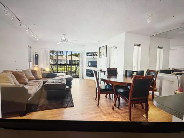 West Palm Beach, FL 33409,1115 Green Pine BLVD F2