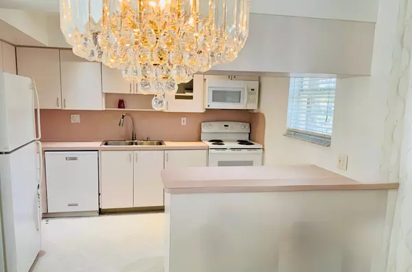 Stuart, FL 34994,2600 S Kanner HWY Q12