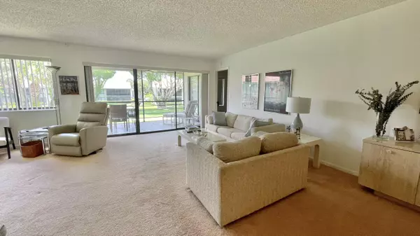 Boynton Beach, FL 33437,5540 Fairway Park DR 201