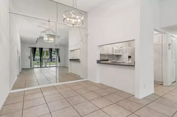 Greenacres, FL 33415,712 Sunny Pine WAY F3