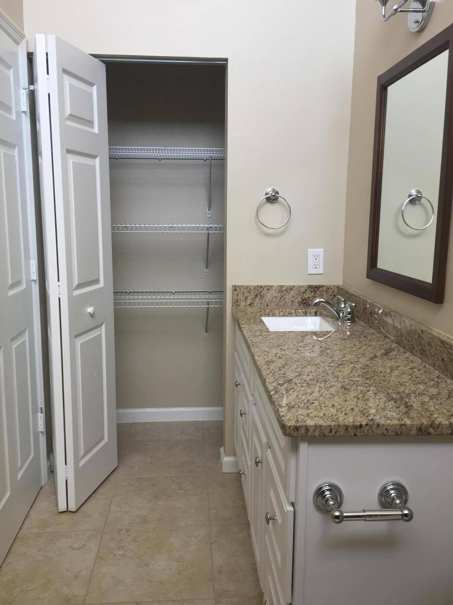 West Palm Beach, FL 33409,4377 Woodstock DR A