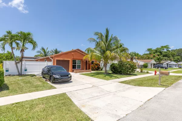 Royal Palm Beach, FL 33411,10585 Aquarius LN