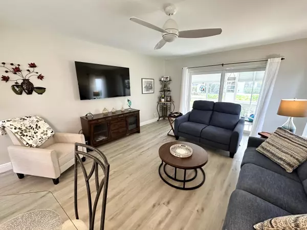Boca Raton, FL 33431,250 NE 20th ST 1090