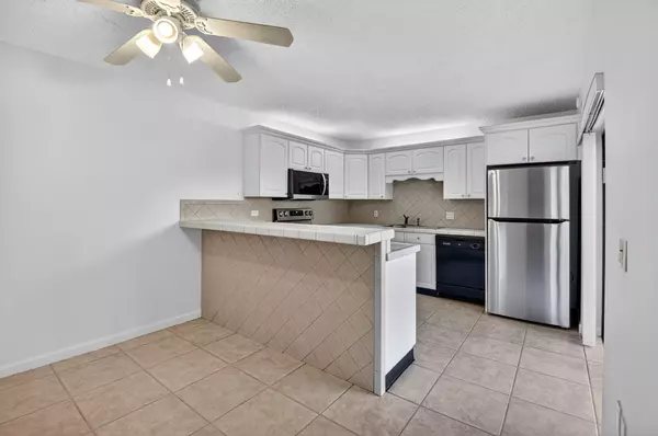 Delray Beach, FL 33445,2907 SW 22nd CIR 39d